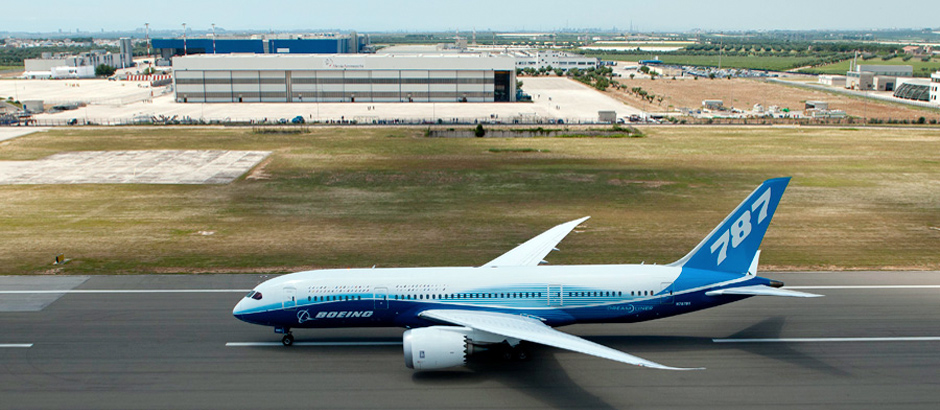 Boeing and Alenia Aermacchi have finalized a restructured contract for ...