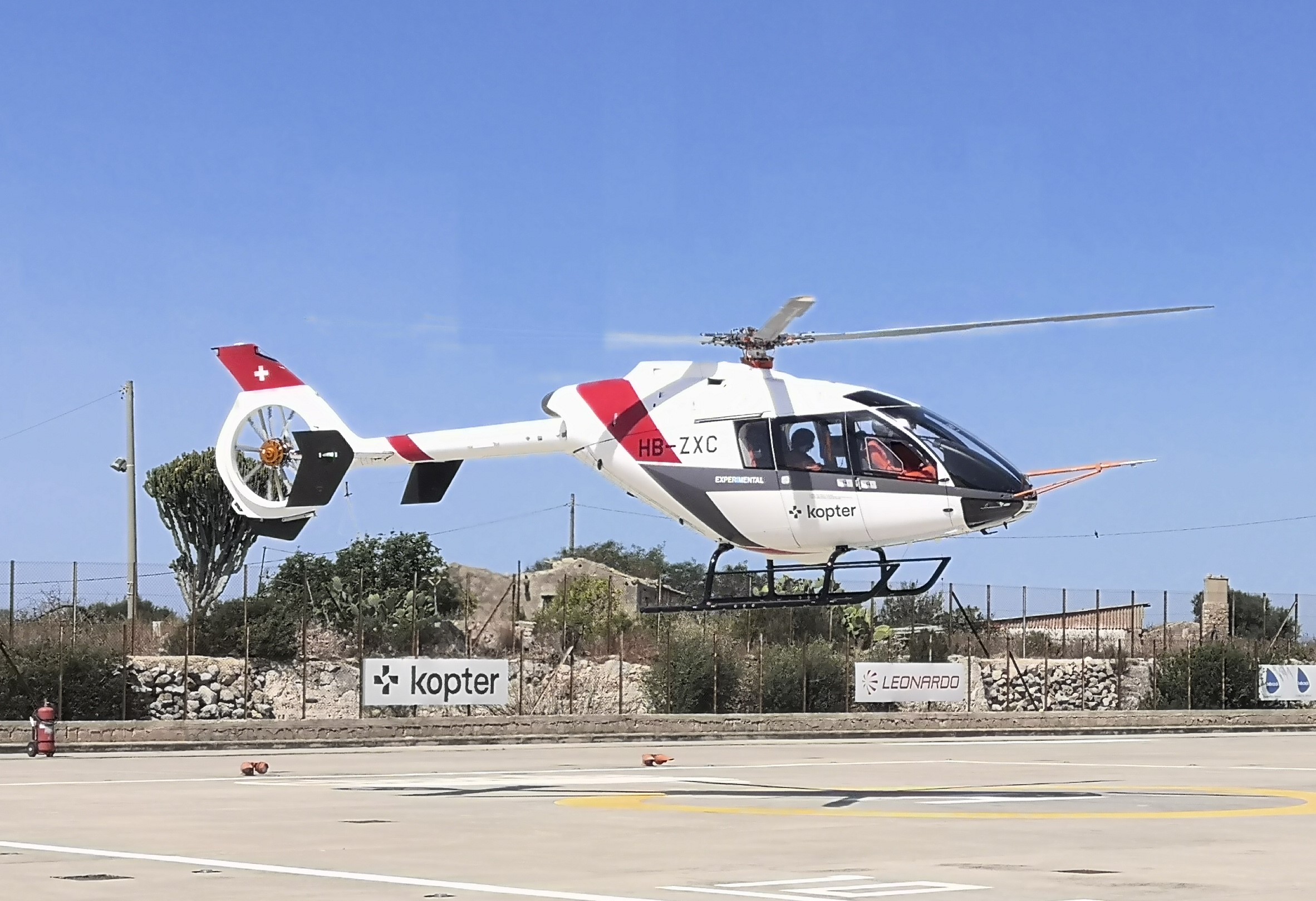 Leonardo: Kopter SH09 helicopter test flights go ahead in Sicily | Leonardo