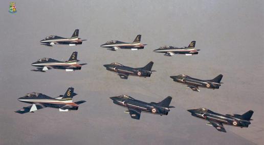 Formazione mista delle Frecce Tricolori durante la transizione dal G-91 all’MB339 (foto AM)