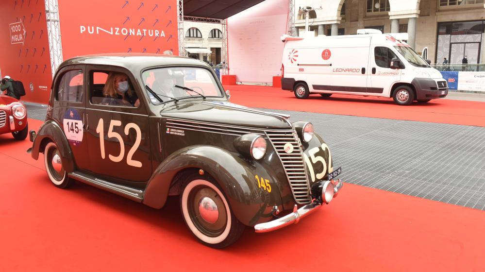 MLLE MKIGLIA LEONARDO 026-slider