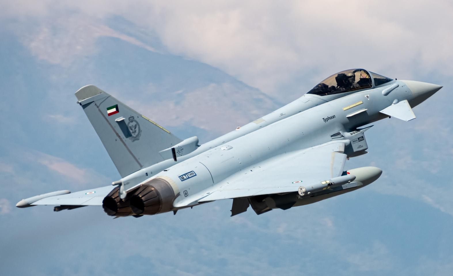 Erufighter Leonardo: the 5° and 6° Eurofighter Typhoons landed in Kuwait | Leonardo