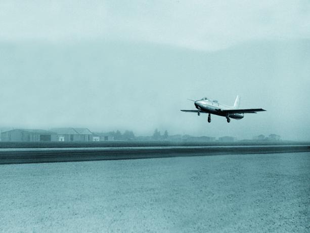 The MB.326 trainer jet first flight, 10 December 1957