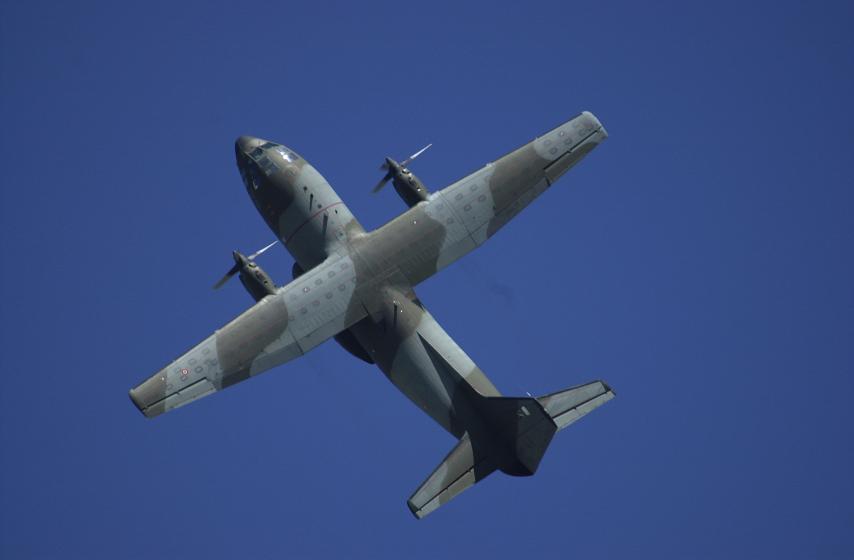 G.222 in flight during the open day at the Amendola Air Force Base in Amendola (Foggia), 2002