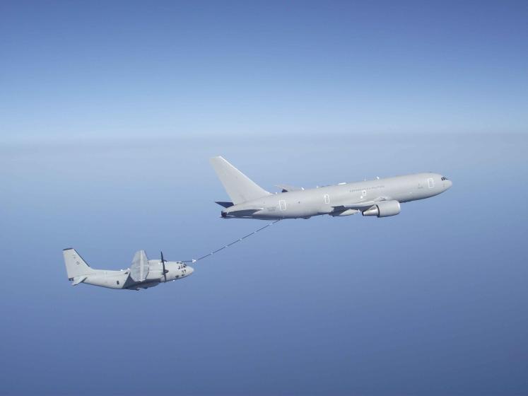 C-27J Spartan air refuelling by an ITAF KC-767 tanker
