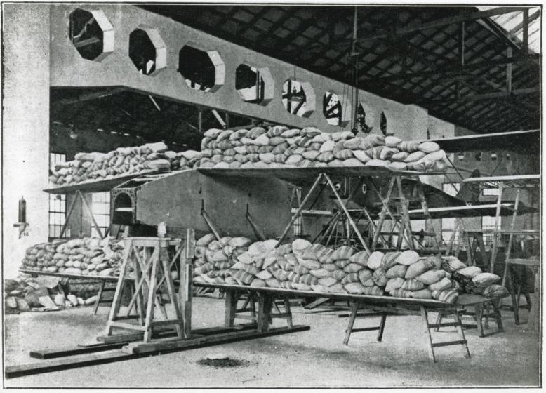 Wing load test of the SVA (Savoia Verduzio Ansaldo), 1918