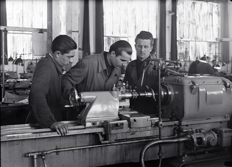 Breda Meccanica Bresciana plant, 1940s