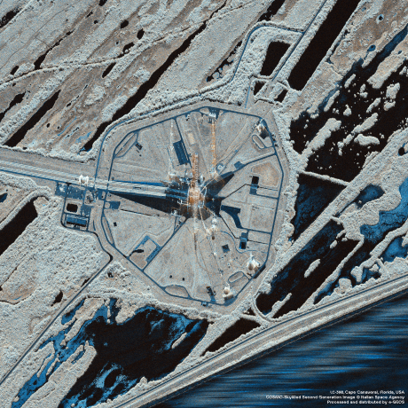 Image of the Artemis II launch pad by COSMO-SkyMed of the Second Generation (credit: Italian Space Agency. Processed and distributed by e-GEOS)